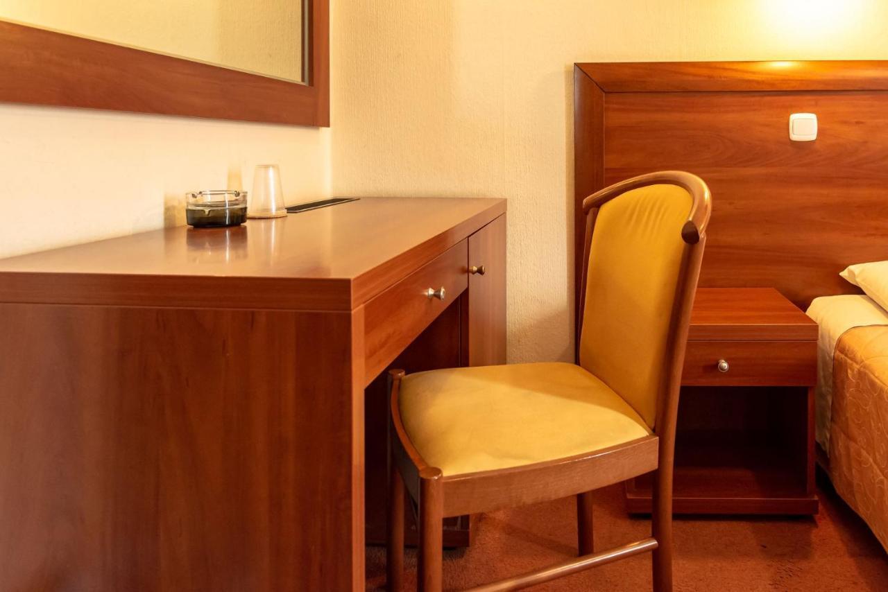Telis Hotel Aígion Ngoại thất bức ảnh